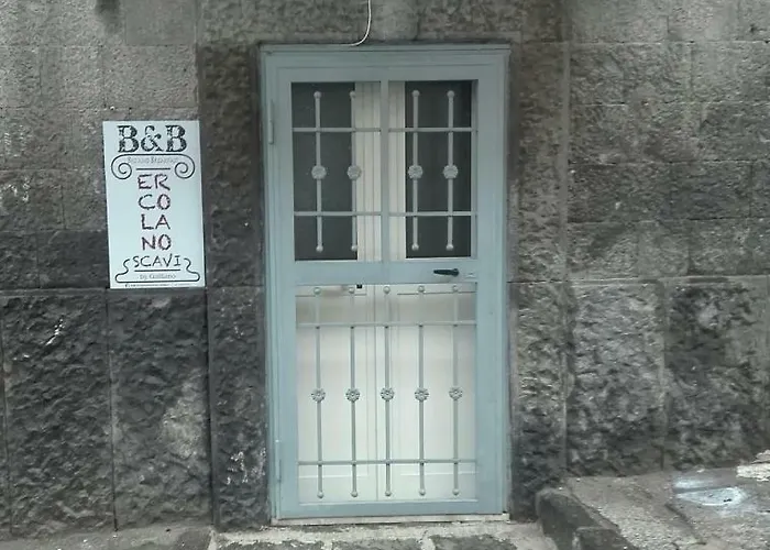 Bed and breakfast Scavi 3*